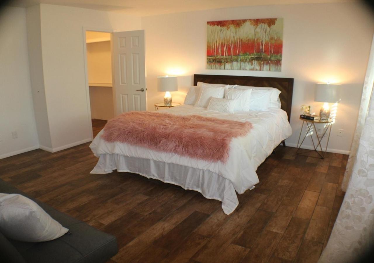 Escape With Heated Pool, Billiards & Firepit Fun Holiday home *