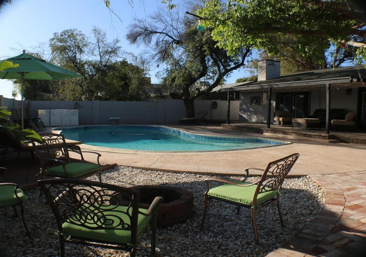 Escape With Heated Pool, Billiards & Firepit Fun