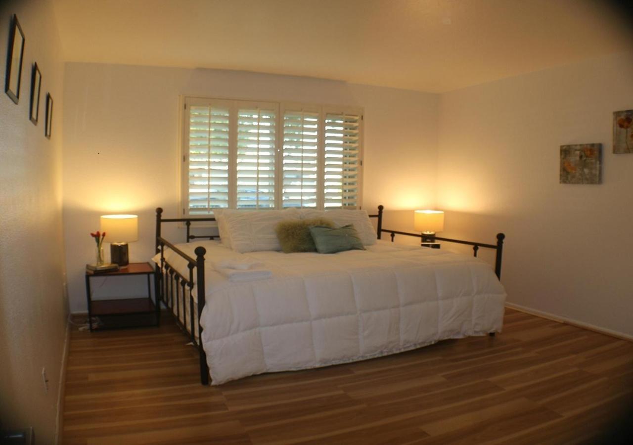 Escape With Heated Pool, Billiards & Firepit Fun Holiday home