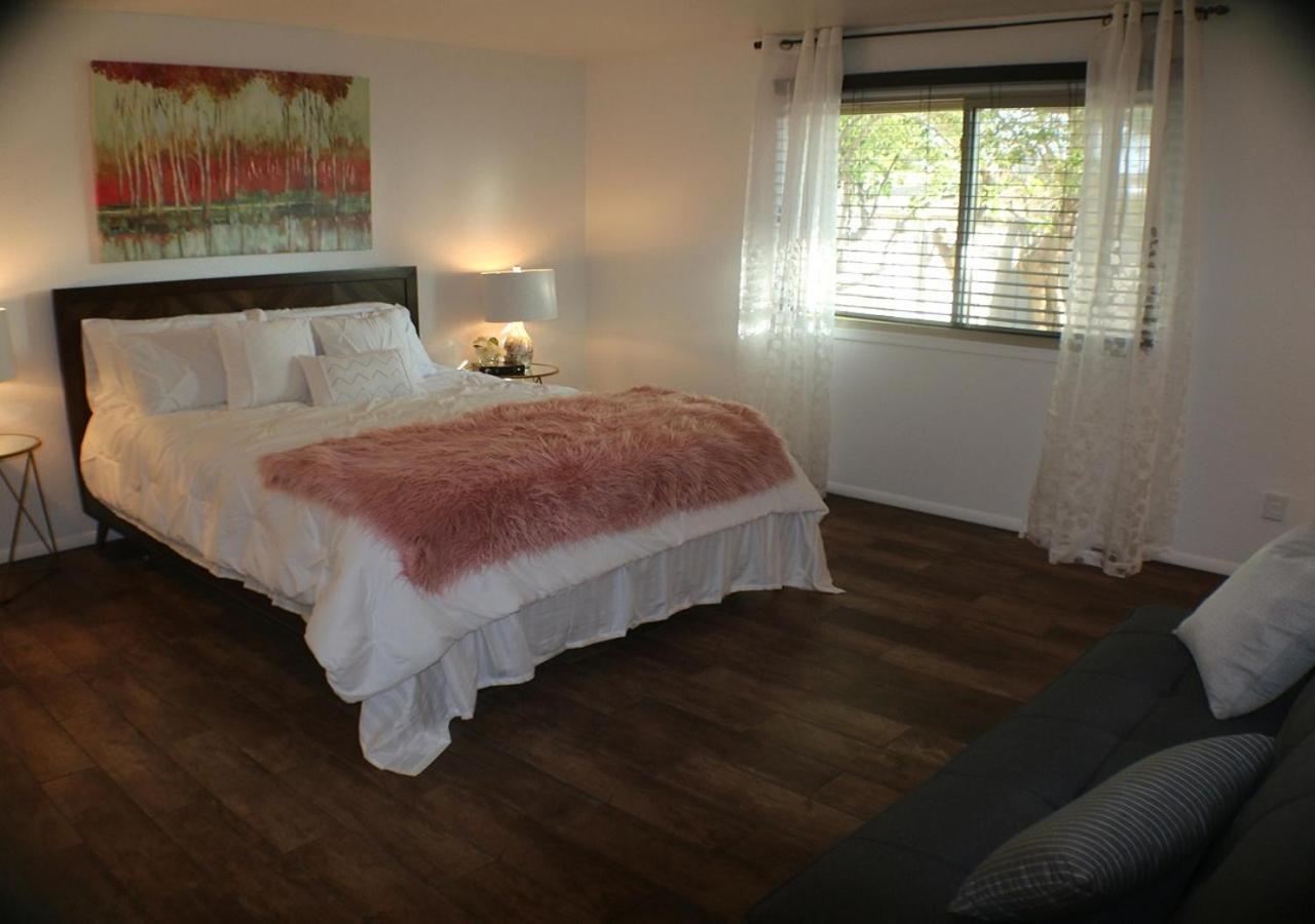 Ferienhaus Escape With Heated Pool, Billiards & Firepit Fun *