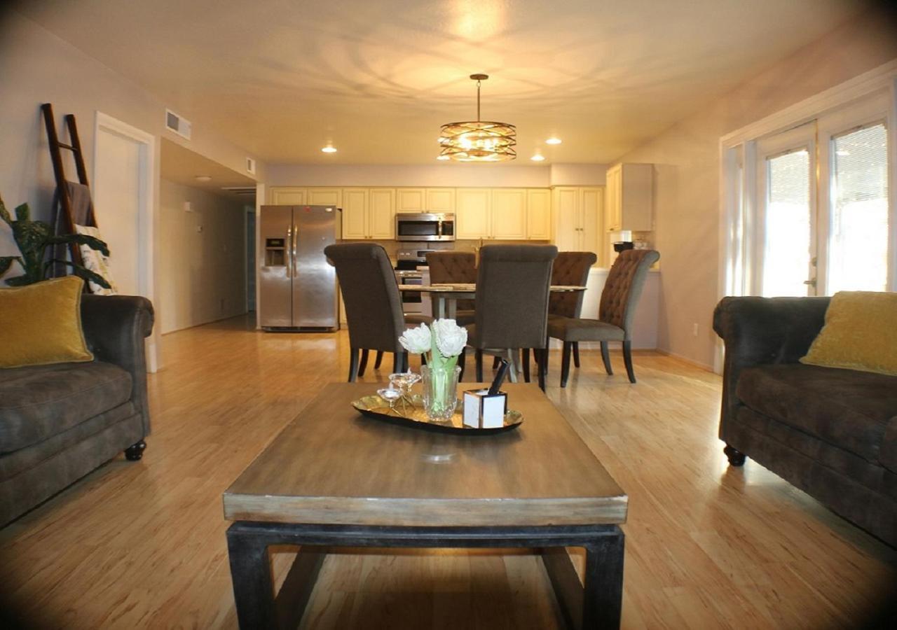 Escape With Heated Pool, Billiards & Firepit Fun Tempe